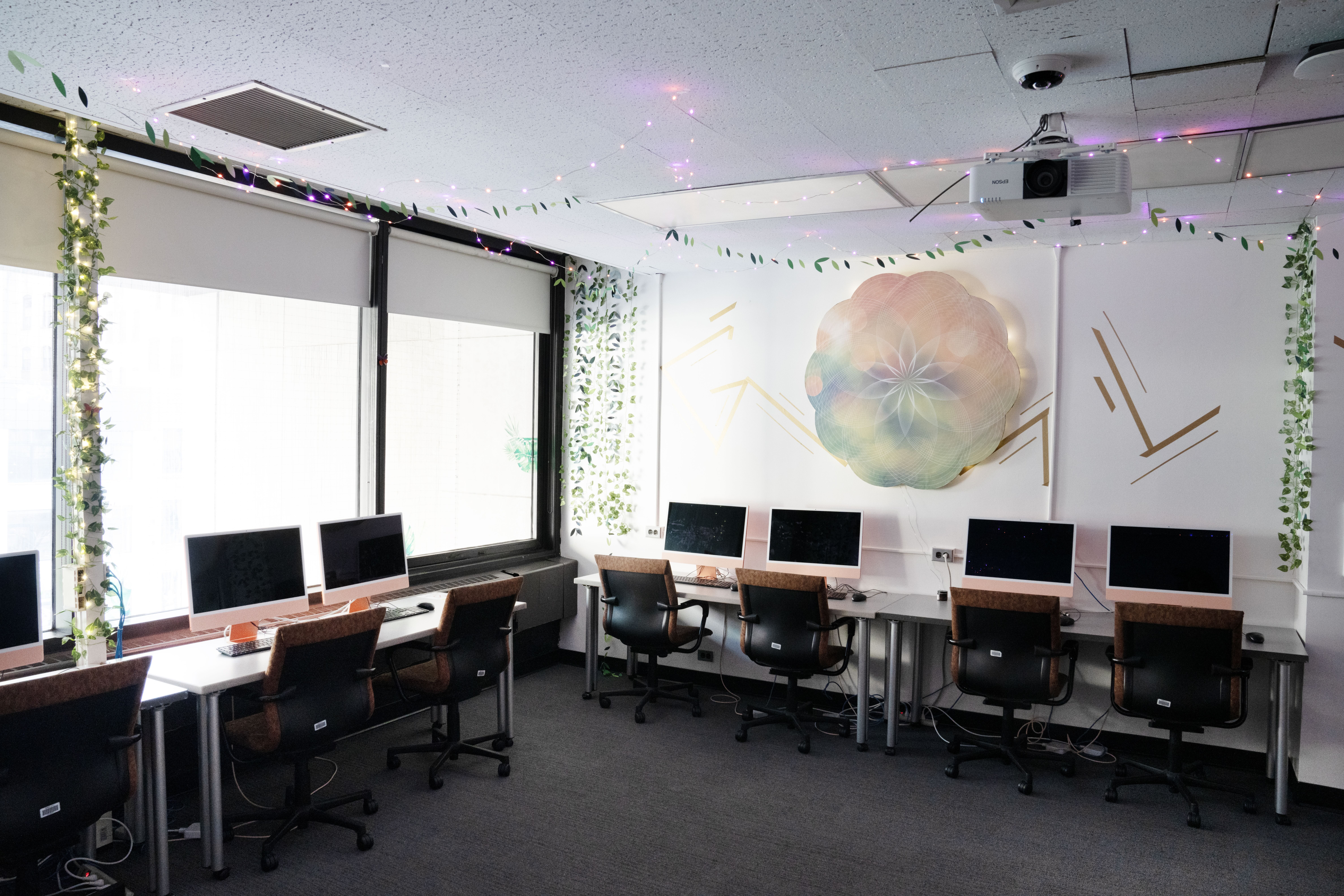 Mac Lounge in E404