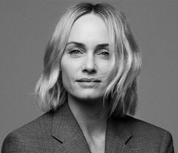 Amber Valletta