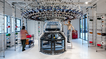The ByBorre knitting lab is used to create samples quickly. Photo by Jordi Huisman.